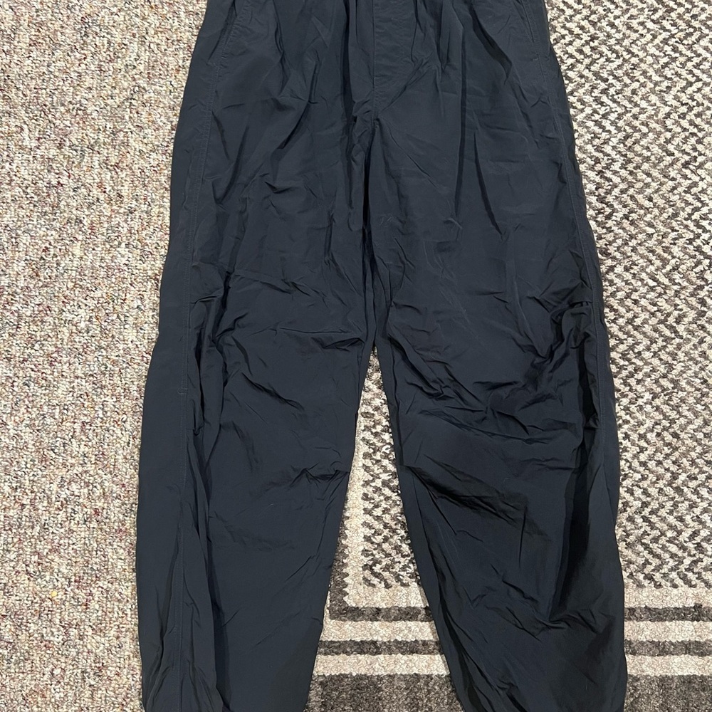 Women’s Black Light Cargo Pants